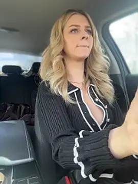 Love_Bri's Webcam Show