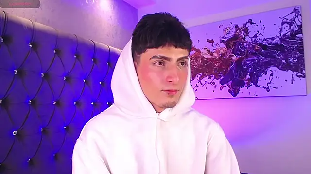 MateoMitchell Adlı Modelin Canlı XXX Sohbeti
