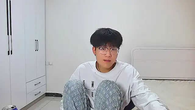 KK-cuteboy Show Webcam
