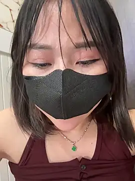 Emily-Nguyen – Live XXX-chat