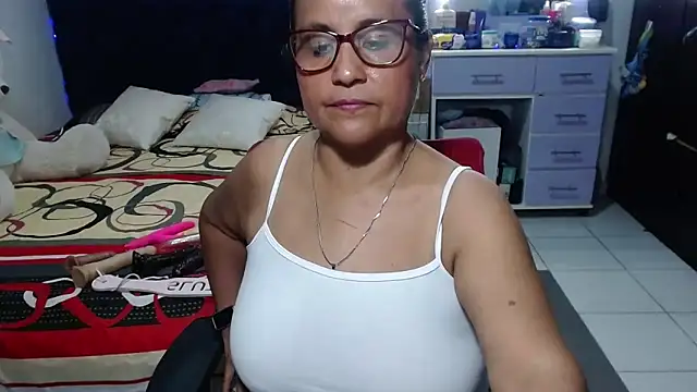 pervert_mommy_'s Live XXX Chat