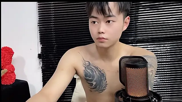 GUCCI-BOY1314 网络视讯表演
