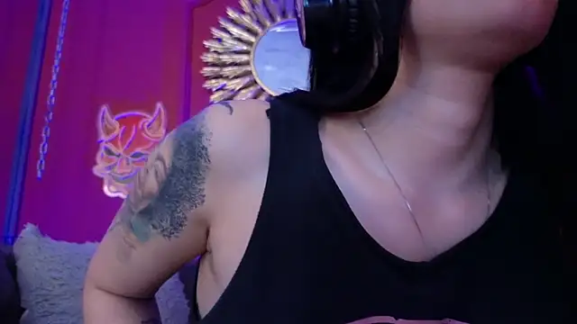Julieta_Russell élő XXX-chatje