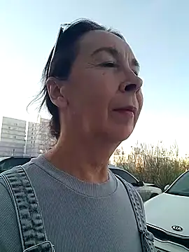 Celine_Faer1 Adlı Modelin Canlı XXX Sohbeti