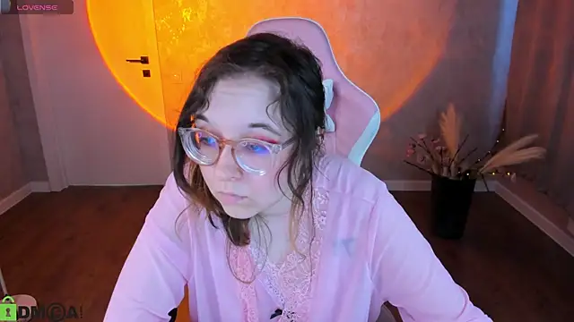 Aleks-caster Adlı Modelin Canlı XXX Sohbeti
