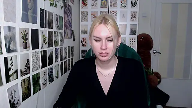 CapriScorpion's Live XXX Chat