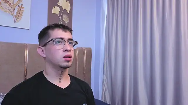 Tommas_Jhonson Pertunjukan Webcam