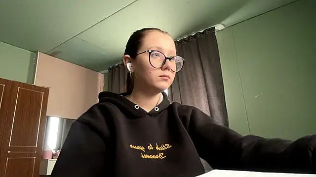 AdelleBaggenstoss webcam show