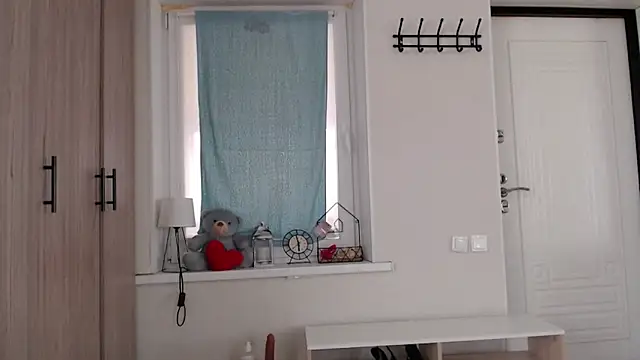 Chat +18 de increible_della ao vivo