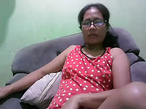Chat +18 de HotLadyPinay32 ao vivo