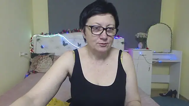 EmilyL0ve Chat XXX in diretta