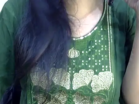 Neha_Sharma2 élő XXX-chatje