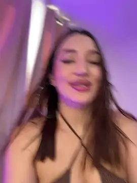 Chat +18 de Bella-taylorr ao vivo