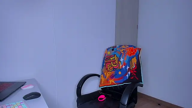 Chat XXX ao vivo de Lisegg_