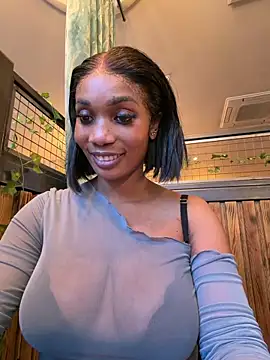 Show modela ___Nessa na web-kameri
