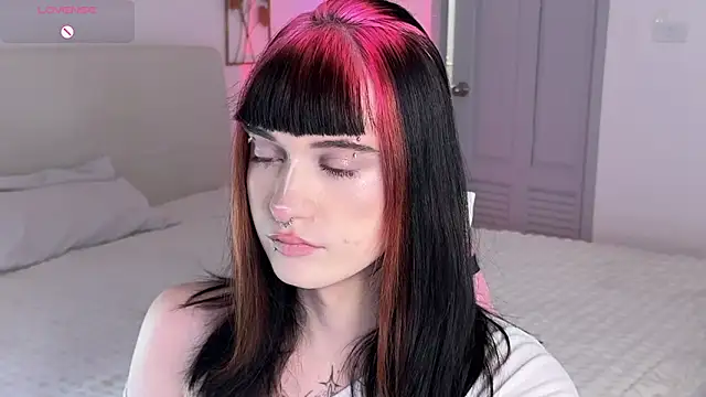 Vailyreb_ Show in webcam