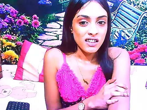 IndianPretty14u2Luv's Live XXX Chat
