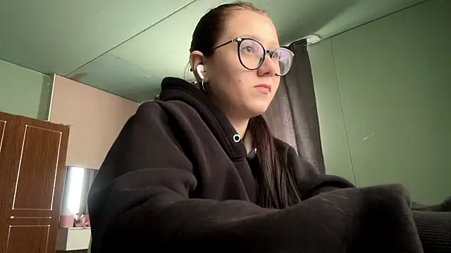 AdelleBaggenstoss webcam show