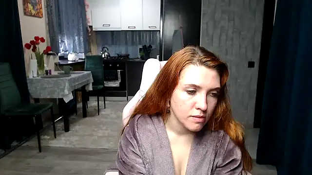 Reginasmilee: онлайн-секс-чат