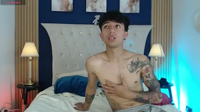 Pokazy przed kamerką – Aiden_Rivers_
