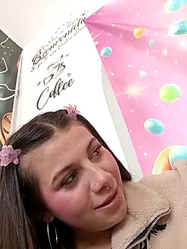 Pokazy przed kamerką – CharlotteSex_