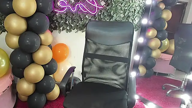 XXX chat uživo modela DestinyHills