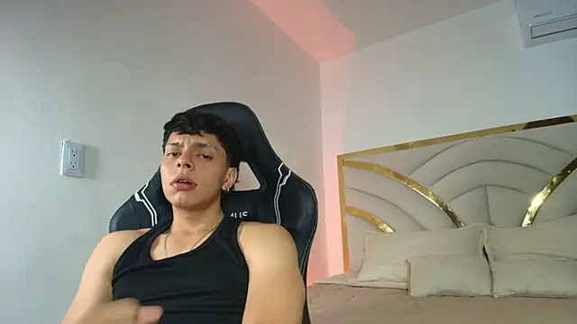 Milo_Storm: απευθείας συνομιλία ΧΧΧ