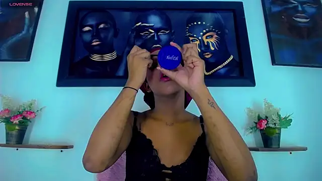 Nashla_D_- Show in webcam