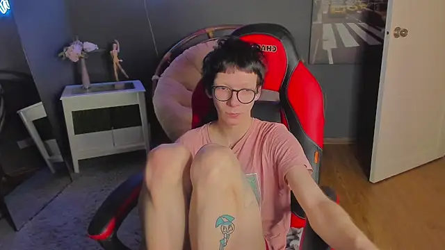 Онлайн чат XXX Tommy_Stars