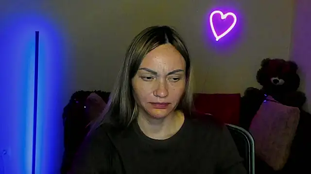 BlondMikey22 现场XXX聊天