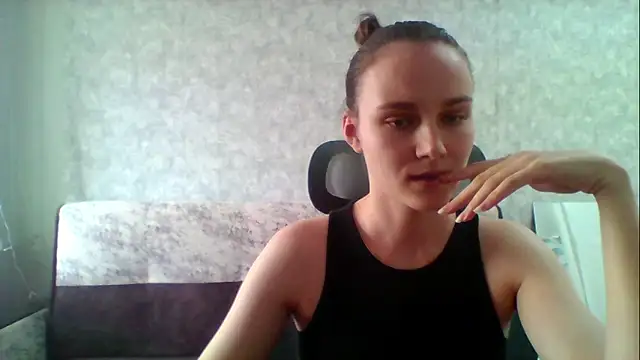 Chat +18 de DolcezzaCream ao vivo