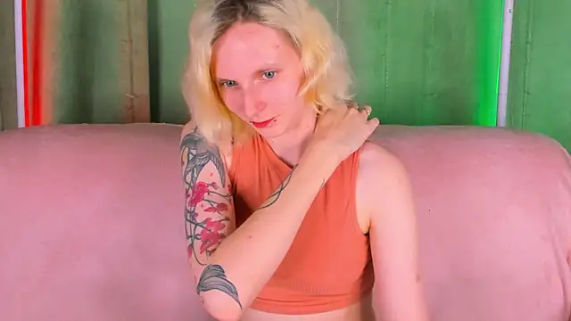 LikiLips' Live XXX Chat