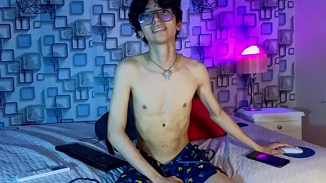 Twink_Sebas7 Adlı Modelin Canlı XXX Sohbeti
