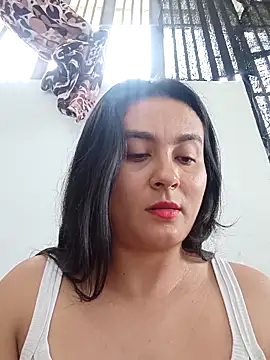 Pokazy przed kamerką – Pussy-Hairy-Horny