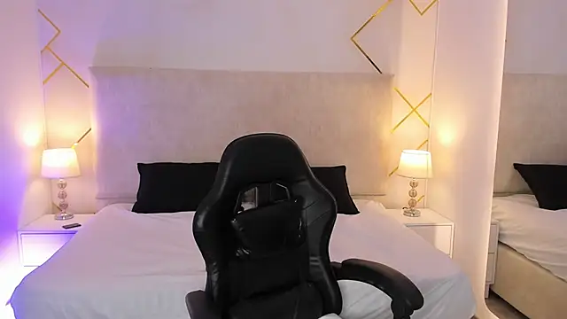 Megan-8 Live XXX-chat