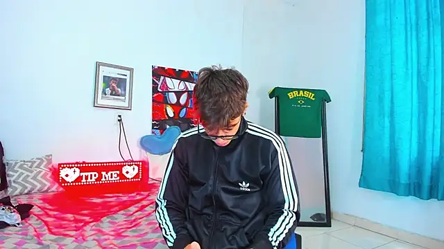 Chatroom XXX en direct de AlessandroDybala