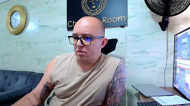 maximo_daddy Chat XXX live