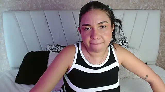 AliceSmity_ Chat XXX live