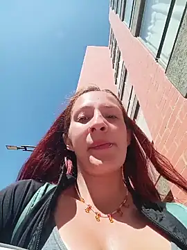 Samyra_Biker12: διαδικτυακό σόου στην κάμερα