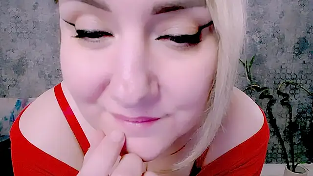 Djullia Live XXX-chat