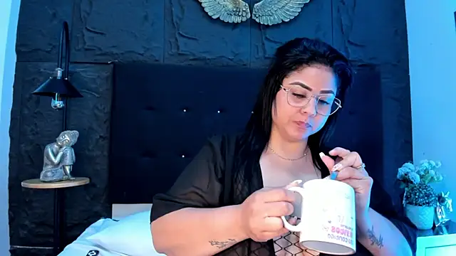 MillaGrey élő XXX-chatje