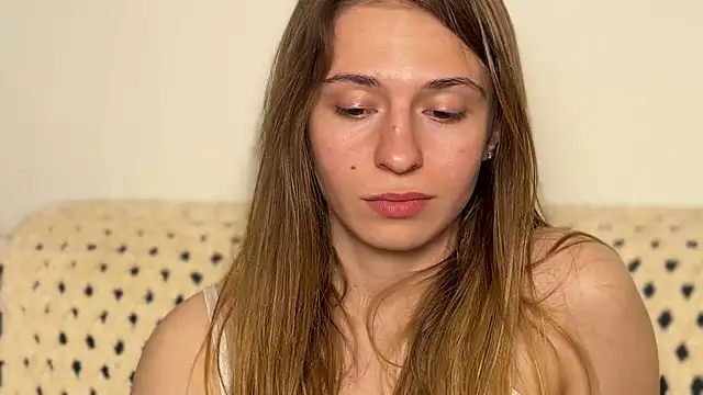 LovelyKatea élő XXX-chatje