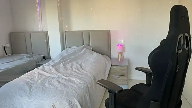 PrincesSsLilu's Live XXX Chat