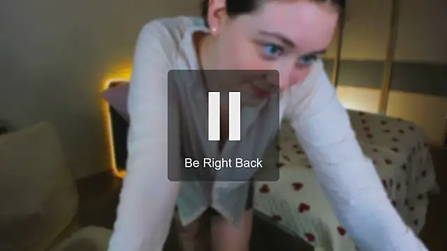 AlluringLookk Pertunjukan Webcam