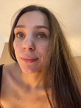 ElaraTiaran Live XXX chat