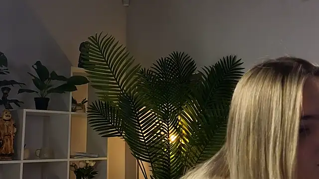 RosannPritchard Show in webcam
