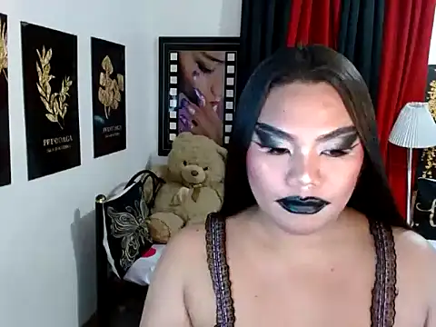 TSbrianaHugeCock's Webcam Show