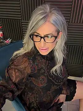 Chatroom XXX en direct de SexyVic_69