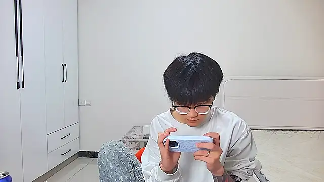 KK-cuteboy Pertunjukan Webcam