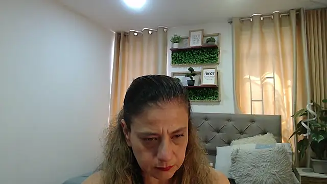 sasi_luna's Live XXX Chat